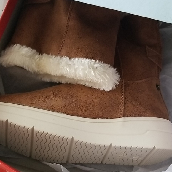 🍇 New Brown Boots - Picture 6 of 7